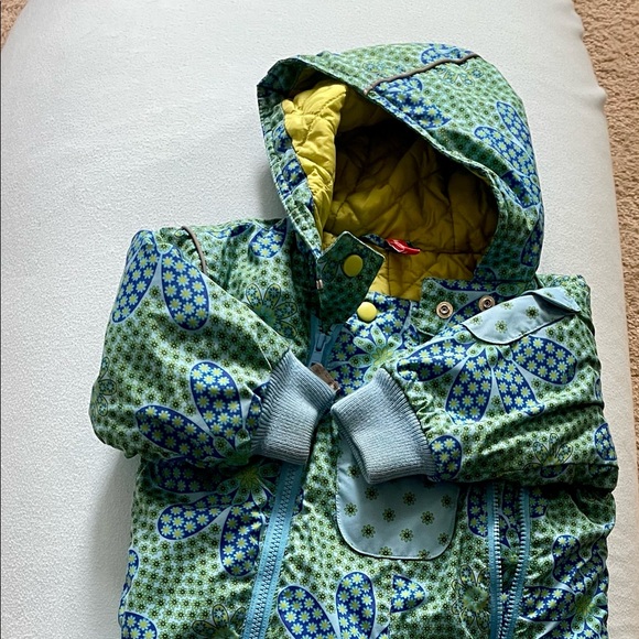 Super Cute Hanna Snowsuit - Picture 2 of 2